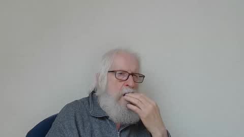 Snapshot of onanister chatting on November 2025 08:04:01 AM Somewhere over the rainbow online show from November 2025 08:04:01 AM