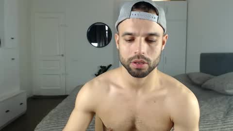 onebestlover online show from October 2025 08:04:02 AM