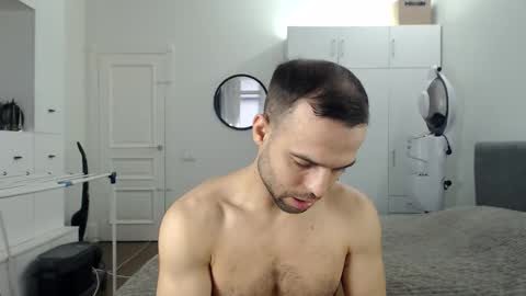 onebestlover online show from March 2026 09:37:02 AM