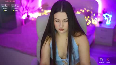 L A Y A online show from October 2025 08:12:01 AM