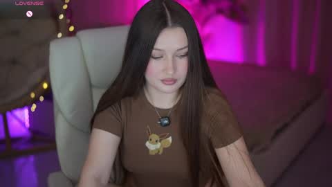 Snapshot of onelaya chatting on April 2026 07:04:01 PM L A Y A online show from April 2026 07:04:01 PM