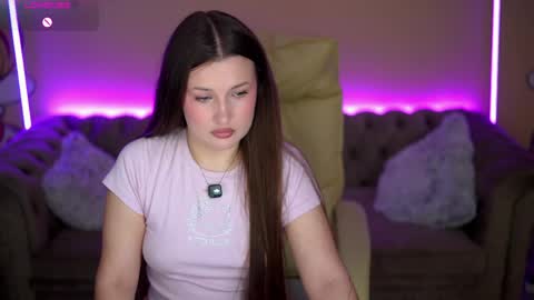 Snapshot of onelaya chatting on April 2026 07:09:01 PM L A Y A online show from April 2026 07:09:01 PM