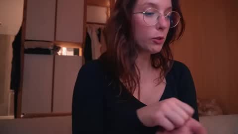 Snapshot of onelittlemermaid chatting on January 2025 07:15:01 PM Ariel online show from January 2025 07:15:01 PM