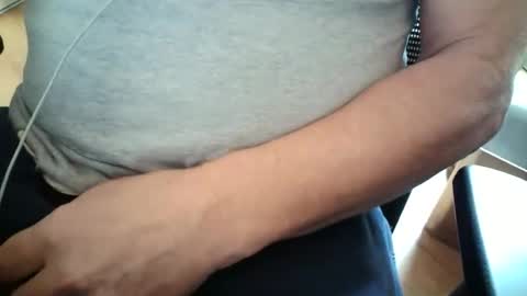 Snapshot of oneluckyguy47 chatting on January 2026 03:17:02 PM oneluckyguy47 online show from January 2026 03:17:02 PM