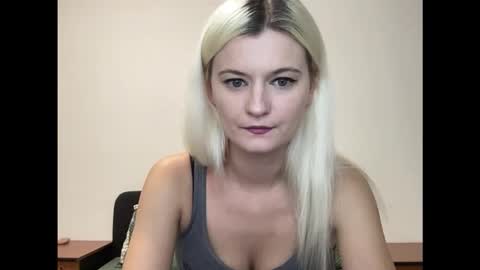 Onika online show from September 2025 09:59:02 PM