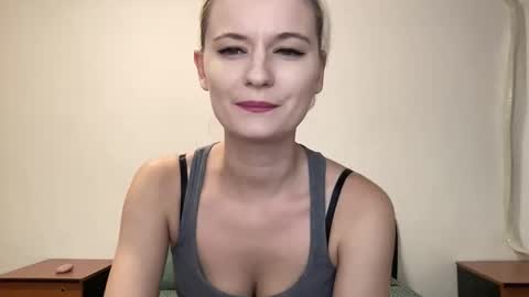 Onika online show from September 2025 10:03:02 PM