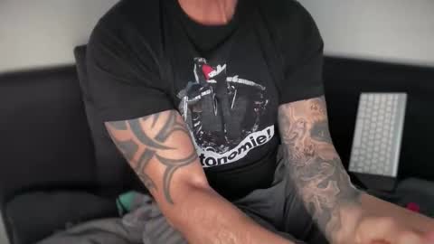 Snapshot of onkel90 chatting on June 2026 07:13:01 PM onkel90 online show from June 2026 07:13:01 PM