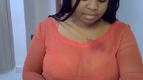 Snapshot of onlyyhazelbrown chatting on September 2025 09:33:02 AM Patience online show from September 2025 09:33:02 AM