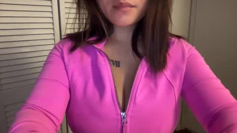 Snapshot of oohhellothere chatting on September 2025 06:35:02 AM Miss Girly online show from September 2025 06:35:02 AM