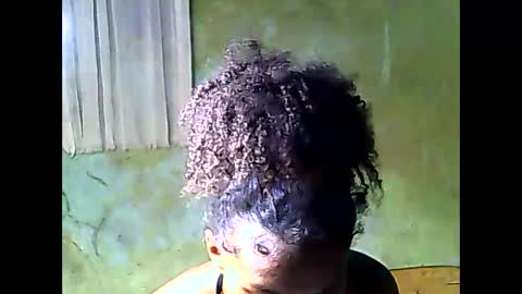 oolyette online show from December 2025 06:36:02 PM