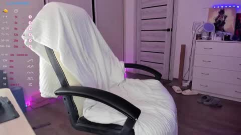 Ophelia online show from March 2025 06:03:01 AM