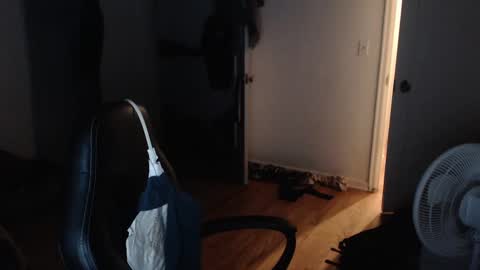 Snapshot of oregon87 chatting on January 2025 02:09:02 PM The Oregon Lumberjack online show from January 2025 02:09:02 PM