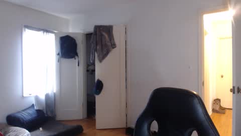 Snapshot of oregon87 chatting on February 2025 11:16:01 PM The Oregon Lumberjack online show from February 2025 11:16:01 PM