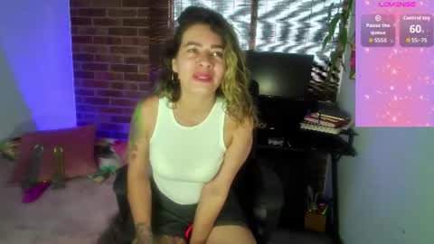 Snapshot of oriana_thomson2 chatting on July 2026 10:47:02 PM Oriana online show from July 2026 10:47:02 PM