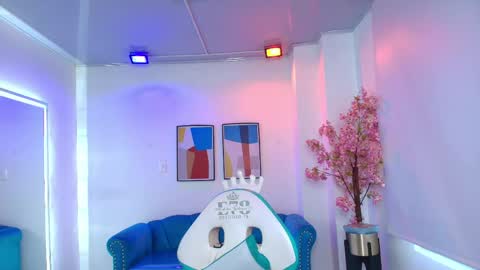 Snapshot of oriana_wood chatting on May 2026 11:41:02 AM Oriana online show from May 2026 11:41:02 AM