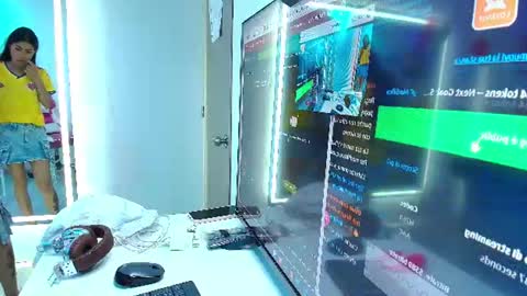 Snapshot of oriana_wood chatting on June 2026 11:37:02 AM Oriana online show from June 2026 11:37:02 AM
