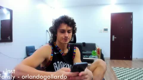 Snapshot of orlando__bloom chatting on January 2025 11:22:02 AM Fansly and Instagram - online show from January 2025 11:22:02 AM