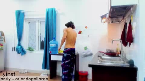 Snapshot of orlando__bloom chatting on February 2025 11:33:02 AM Fansly and Instagram - online show from February 2025 11:33:02 AM