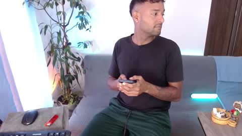 orlando_horny online show from October 2025 04:04:01 PM