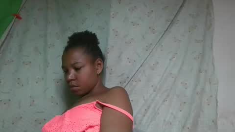 ornellahhh online show from December 2025 06:37:02 PM