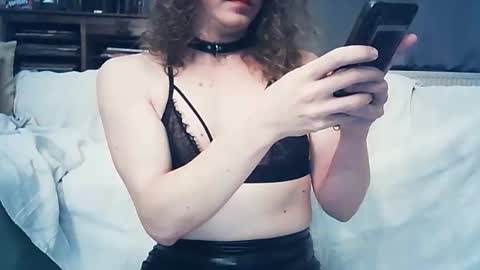 Snapshot of orpheeinparadise chatting on February 2026 01:04:01 AM Orpheeinparadise online show from February 2026 01:04:01 AM