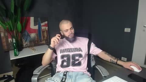 Snapshot of oscarwills chatting on June 2026 05:31:02 AM OscarWills online show from June 2026 05:31:02 AM