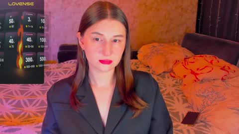 Snapshot of oskar_fucker chatting on January 2025 09:34:01 AM Leliana online show from January 2025 09:34:01 AM