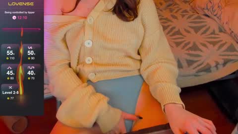 Snapshot of oskar_fucker chatting on January 2025 03:51:01 PM Leliana online show from January 2025 03:51:01 PM