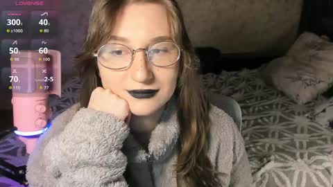 Snapshot of oskar_fucker chatting on May 2026 08:14:02 PM Leliana online show from May 2026 08:14:02 PM
