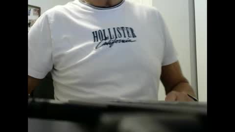 Ossi online show from December 2024 11:24:01 PM