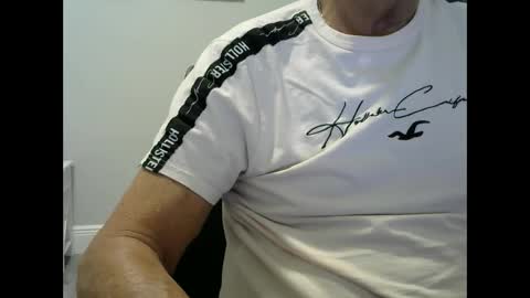 Ossi online show from February 2025 08:13:02 PM