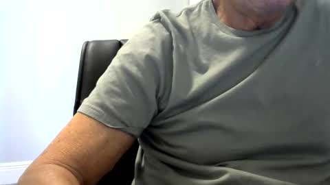 Ossi online show from October 2025 09:04:01 PM