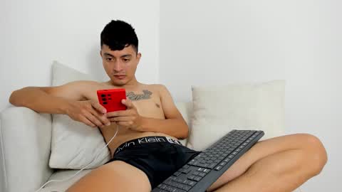 Snapshot of ostinn_ chatting on September 2025 01:48:02 PM O S T I N online show from September 2025 01:48:02 PM