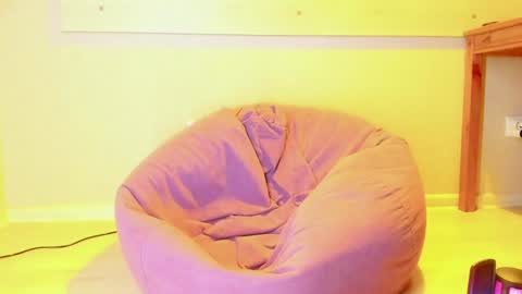 Otis online show from December 2024 09:24:02 PM