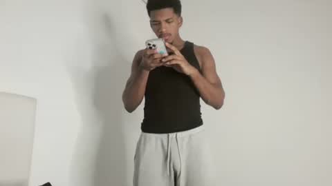 Snapshot of owen_222 chatting on December 2025 11:00:02 PM Owen online show from December 2025 11:00:02 PM