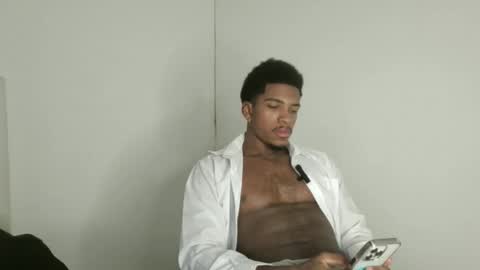 Snapshot of owen_222 chatting on December 2025 10:18:02 PM Owen online show from December 2025 10:18:02 PM