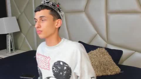 owen_stone1 online show from March 2025 11:31:01 AM