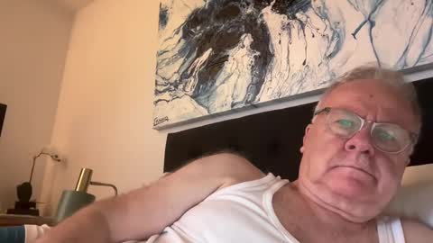 Snapshot of ozhairybearxxxx chatting on December 2024 08:44:02 AM ozhairybearxxxx online show from December 2024 08:44:02 AM