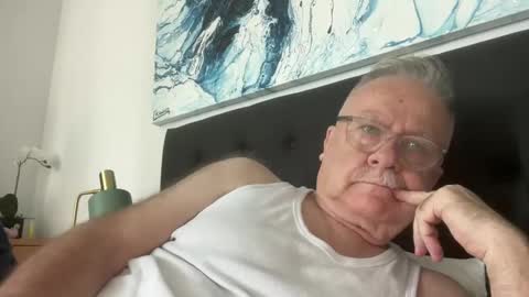 Snapshot of ozhairybearxxxx chatting on December 2024 01:46:01 AM ozhairybearxxxx online show from December 2024 01:46:01 AM