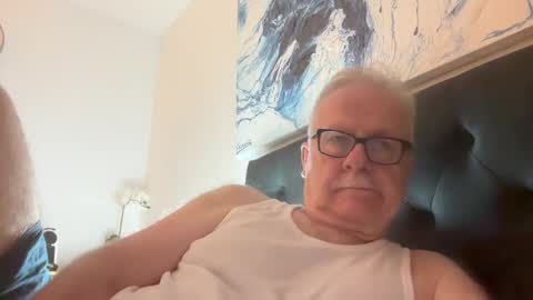 Snapshot of ozhairybearxxxx chatting on December 2024 11:28:01 AM ozhairybearxxxx online show from December 2024 11:28:01 AM