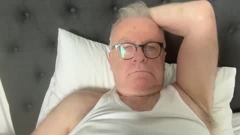 Snapshot of ozhairybearxxxx chatting on December 2024 01:50:01 AM ozhairybearxxxx online show from December 2024 01:50:01 AM