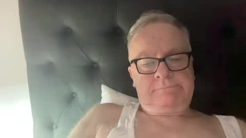 Snapshot of ozhairybearxxxx chatting on March 2025 11:11:01 AM ozhairybearxxxx online show from March 2025 11:11:01 AM