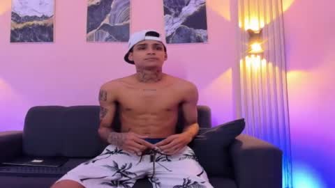 ozuna_hot_ online show from July 2026 11:49:01 AM