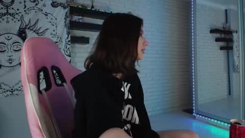 Snapshot of p0rsche911 chatting on December 2024 03:33:02 PM Alice online show from December 2024 03:33:02 PM