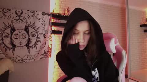 Snapshot of p0rsche911 chatting on December 2024 02:27:01 PM Alice online show from December 2024 02:27:01 PM