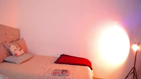 Snapshot of paariss_ chatting on May 2026 10:16:01 PM Paris online show from May 2026 10:16:01 PM