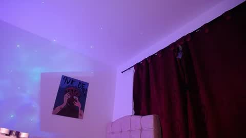 Snapshot of paariss_ chatting on June 2026 12:20:02 AM Paris online show from June 2026 12:20:02 AM