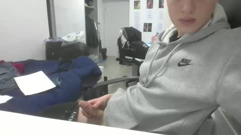 pere online show from February 2026 07:09:02 PM