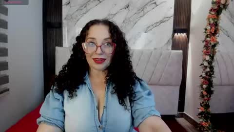 Snapshot of pam_hills chatting on June 2026 08:23:01 PM You can call me Mommy Goddess Queen online show from June 2026 08:23:01 PM
