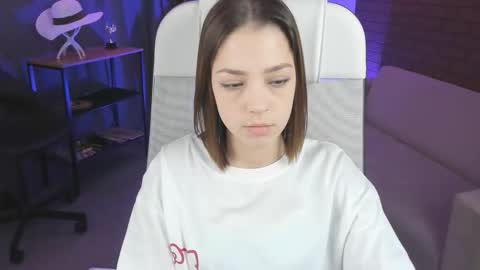 Snapshot of pambeeslyy chatting on January 2026 09:11:02 AM Pam online show from January 2026 09:11:02 AM